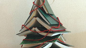 book forming christmas tree