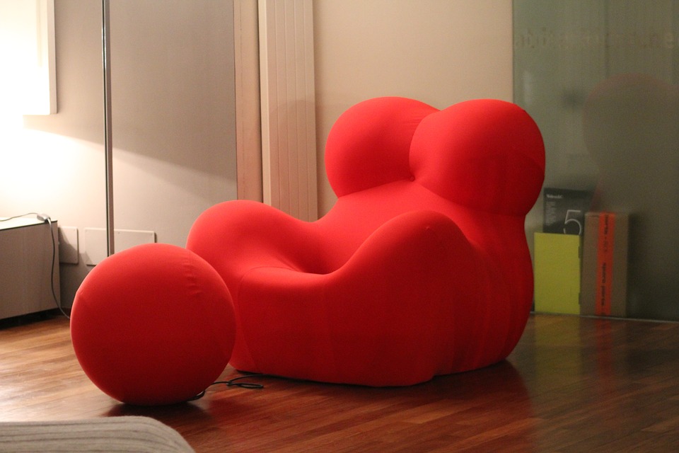 be happy red couch